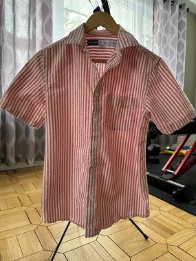Old Navy small short sleeve shirt